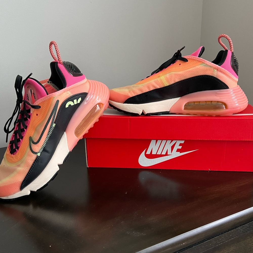 Nike Wmns Air Max 2090 'neon
Highlighter' Ct1290-700